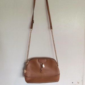 brown/tan leather crossbody bag Manufactured by Aldo
